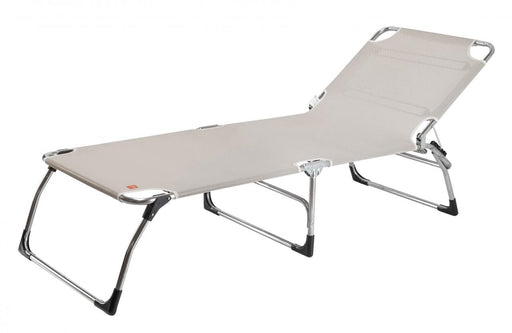 Sonnenliege AMIGO BIG von FIAM mit beigem Textilbezug und Aluminium-Klappengestell, Gesamtansicht.
