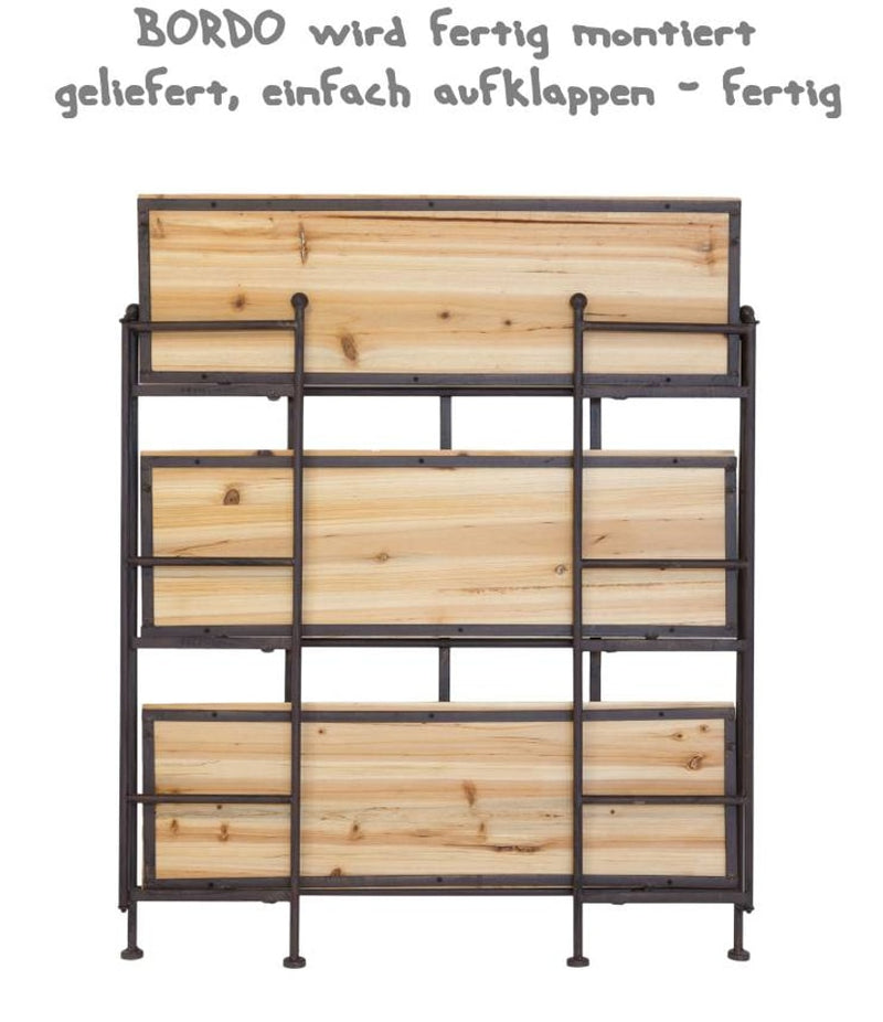 Landhausregal Bordo mit Metallrahmen und Massivholzfächern in Gesamtansicht von vorne.