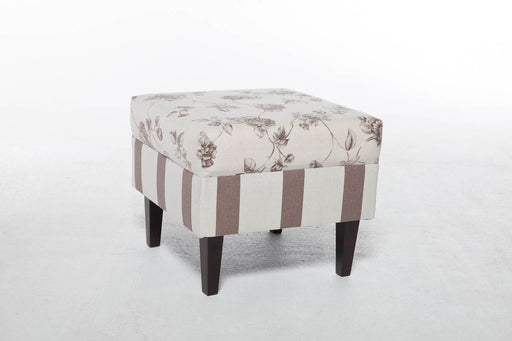 Hocker für Ohrensessel Aversa mit Blumenmuster oben und Streifenmuster unten, auf dunklen Holzbeinen, Gesamtansicht.