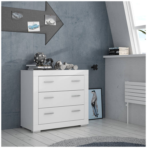 Schubladenkommode SNOW Kommode mit 3 Schubkästen Weiß in Gesamtansicht mit dekorativer Ausstattung in einem Jugendzimmer.