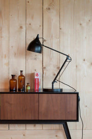 Tischleuchte Schreibtischlampe READER in schwarz von Zuiver