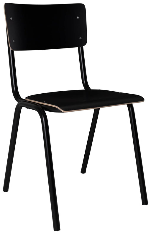 Stapelstuhl BACK TO SCHOOL Black mit schwarzem Metallgestell und geschwungener Rückenlehne, Gesamtansicht.