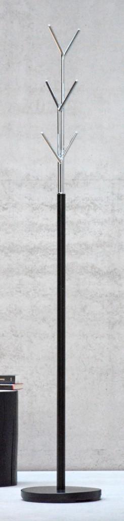 Kleiderständer LONDON in Schwarz/Chrom mit drei horizontal ausgerichteten Armparen an schlankem Ständer, Gesamtansicht.