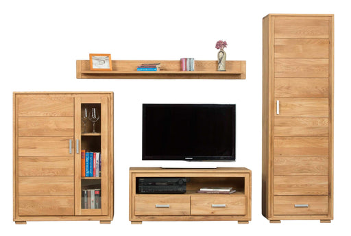 Wohnwand Basel Set IIX aus Wildeiche Massivholz in Gesamtansicht mit Wandregal, Sideboard, TV-Lowboard und Hochschrank.