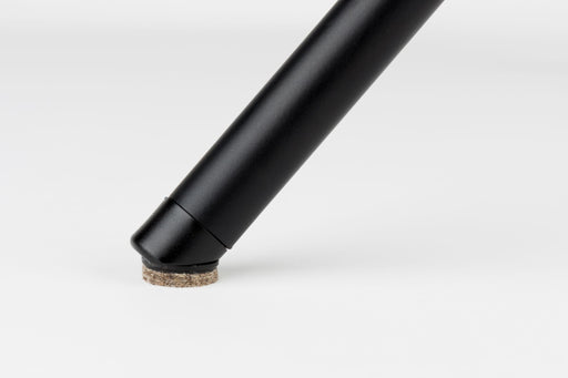 Detailaufnahme der schwarzen Stuhlbeinkappe mit Filzgleiter aus dem Fußkappen Filzgleiter 4er Set.