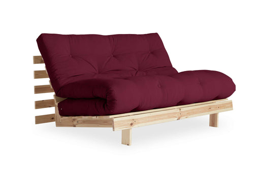 Schlafsofa ROOTS 140 cm mit bordeauxrotem Bezug und Kiefer-Holzgestell in Gesamtansicht von vorne.