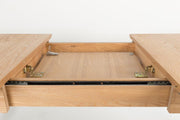 Esstisch GLIMPS von ZUIVER 120 x 80 ausziehbar Esche lackiert