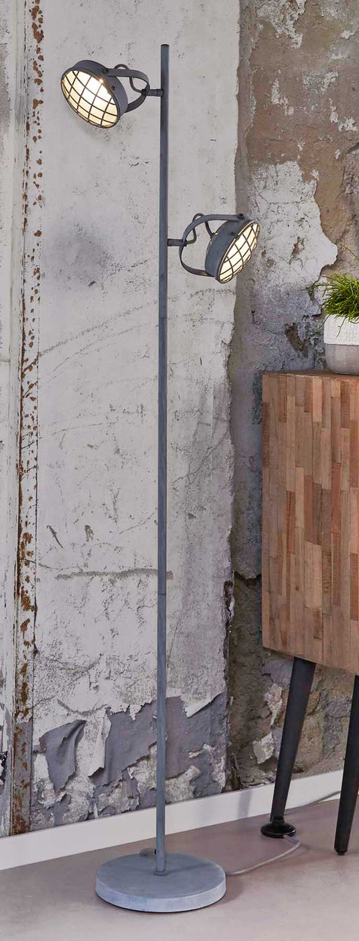 Stehleuchte GRILL LED-Leuchte mit Metallschirm in Vintage Grey mit zwei schwenkbaren Leuchtenköpfen in Gesamtansicht.