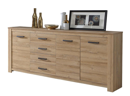 Sideboard HAVANNA mit 3 Türen und 4 Schubladen in Alteiche-Optik, Gesamtansicht von vorne mit dekorativer Bestückung.