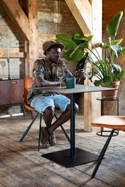 Bistrotisch BRAZA SQUARE BROWN von DUTCHBONE Platte recycelte Eiche