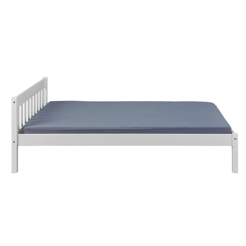 Bett VILMAR Futonbett 140 x 200 mit weißem Kiefernholzgestell und blauer Matratze in Seitenansicht.