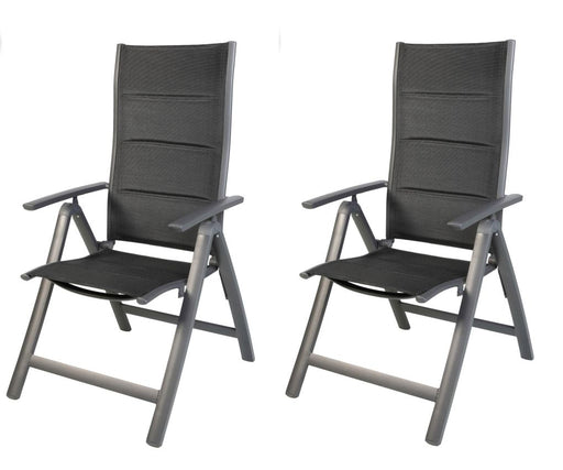 Zwei Gartensessel Comfort mit Aluminium-Gestell, schwarzem Kunststoffbezug und verstellbarer Rückenlehne in Gesamtansicht.