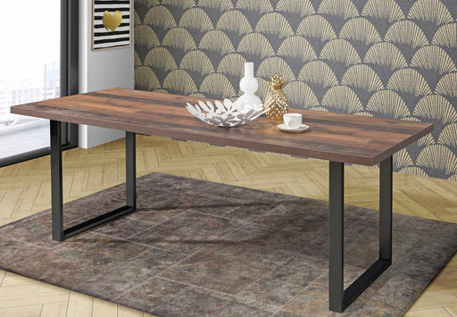 Esstisch CLIF Old Wood Optik mit rustikaler Holzplatte und schwarzem Stahlkufengestell in Gesamtansicht.