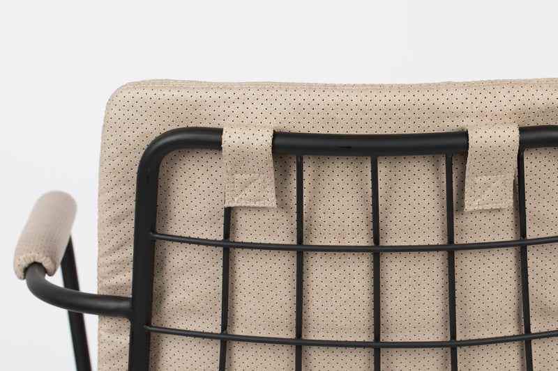 Armlehnstuhl FAB BEIGE mit perforierten Kunstleder von ZUIVER