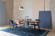 Esszimmerstuhl BENSON PINK von ZUIVER mit trendigen Cordstoff