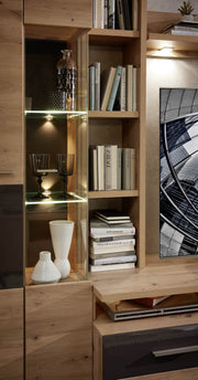 Wohnwand BAJAZZO TWO HH81 Artisan Eiche Nachbildung montiert