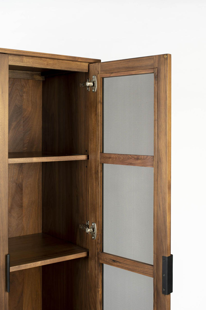 Schrank HARDY WALNUSS von ZUIVER Türen mit Mesh aus Metall