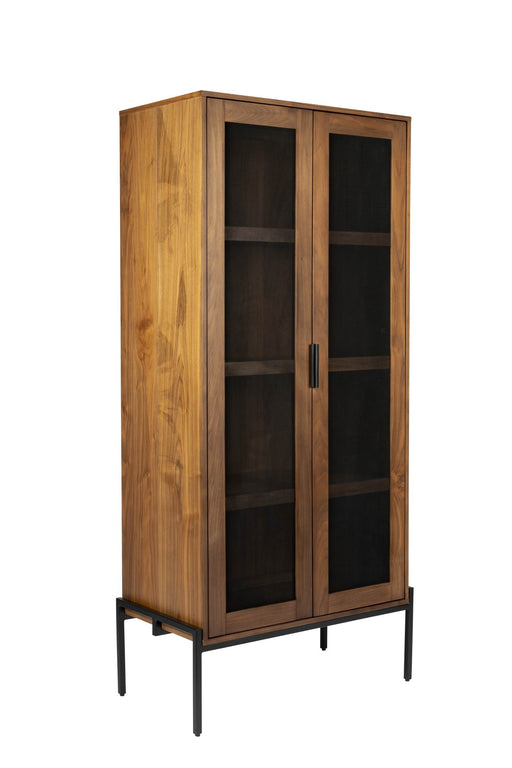 Schrank HARDY WALNUSS mit zweigeteiliger Glastür und Metallrahmen, Gesamtansicht.