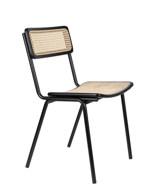 Stapelstuhl JORT BLACK-NATURAL mit schwarzem Metallgestell und Sitzfläche aus Rattan, Gesamtansicht.