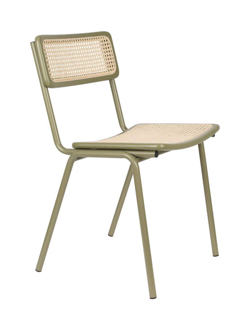 Stapelstuhl JORT GREEN-NATURAL von ZUIVER mit Rattan-Rückenlehne und perforierter Sitzfläche, Gesamtansicht.