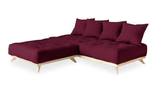 Ecksofa SENZA Sofa aus DAYBED mit Hocker in Bordeaux, Gesamtansicht von vorne mit Kiefer-Gestell in natur.