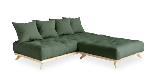 Ecksofa SENZA Sofa aus DAYBED mit Hocker, Gestell Kiefer natur, in Grün, Gesamtansicht von vorne schräg.