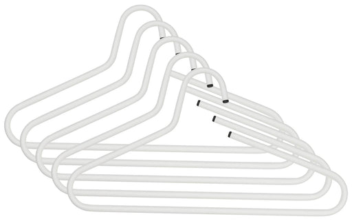 Kleiderbügel Victorie Weiß 5er Set in Gesamtansicht mit geschwungenen Bügeln und schwarzen Hosenbügel-Clips.