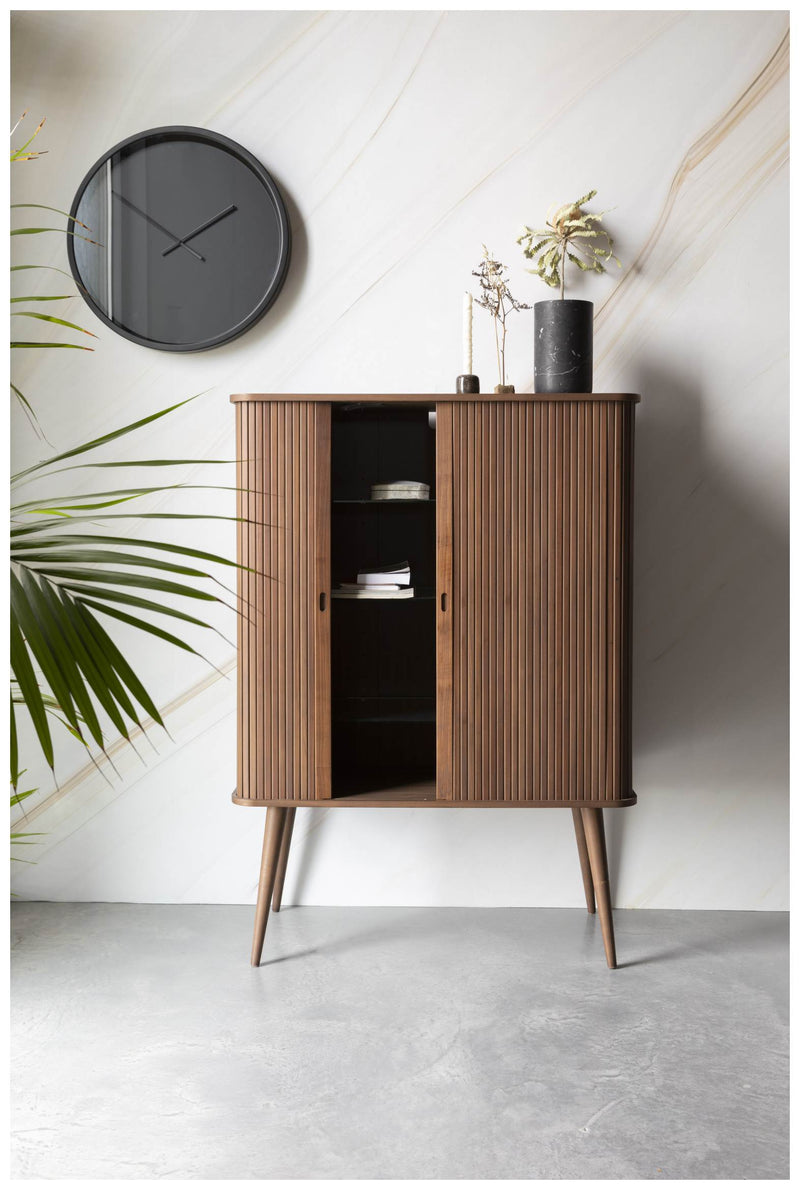 Schrank Kommode BARBIER WALNUSS von ZUIVER mit Rollo Schiebetüren