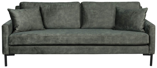 3-Sitzer Sofa HOUDA mit grauem Samtstoff, Frontansicht mit vier Dekokissen und metallischen Beinen.