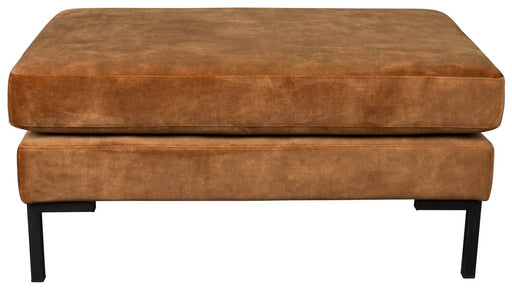 Hocker HOUDA mit caramelbraunem Samtstoff und schwarzen Beinen in Gesamtansicht von vorne.