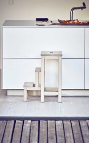 Trittleiter Tritthocker SOHO Buche hellgrau lackiert von Jan Kurtz