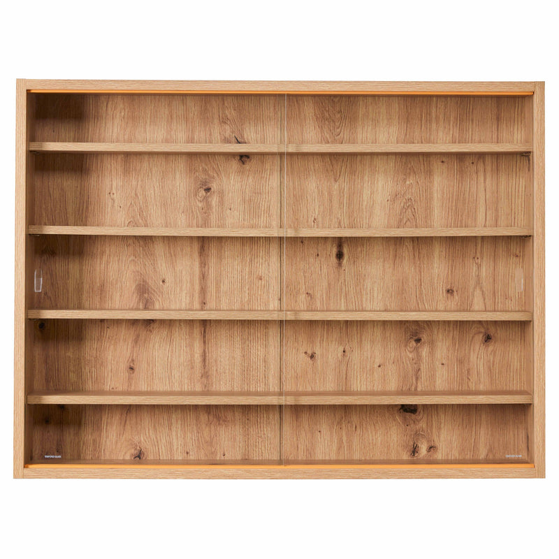 Sammlervitrine ARTISARIO Artisan Eiche mit Glasschiebetüren, Gesamtansicht mit fünf Holzböden und Eichenrahmen.