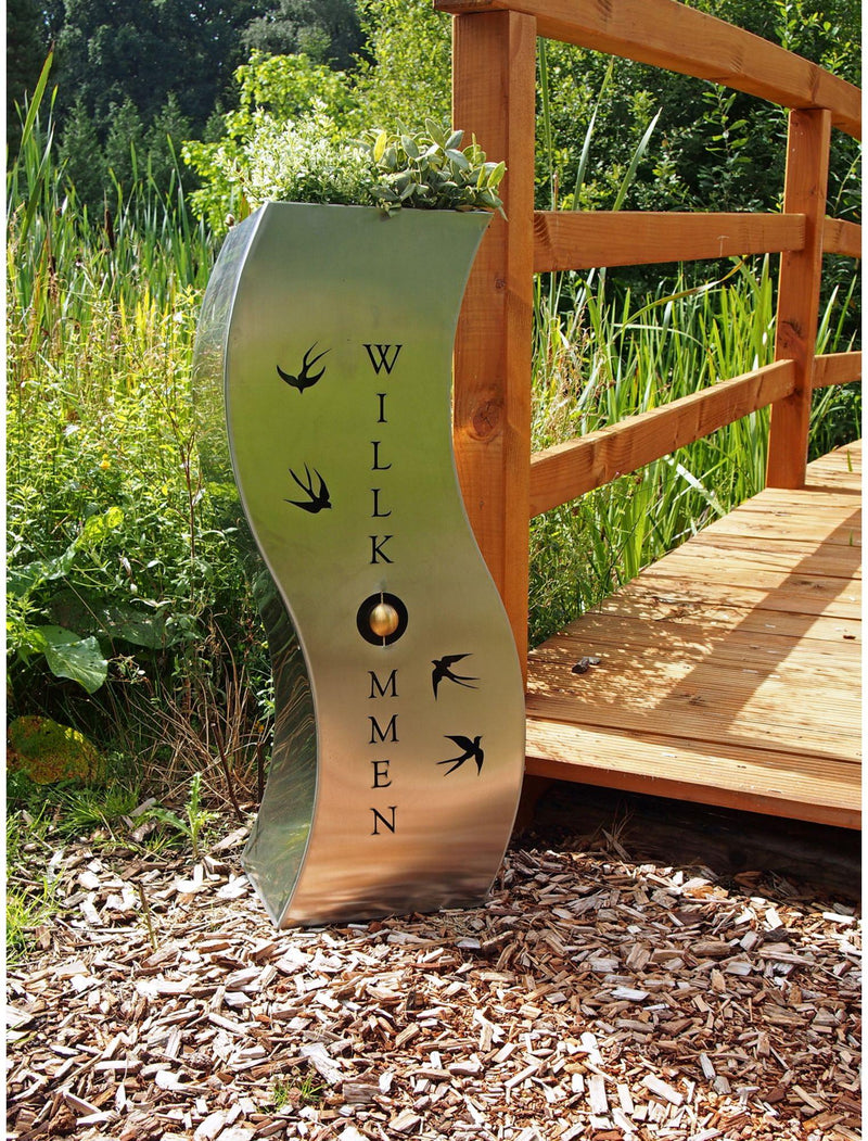 Edelstahl Pflanzsäule Gartensäule SCHWALBE mit Willkommen Schrift