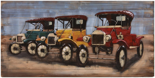 Wandbild Wanddekoration 3D Metallbild Oldtimer mit drei farbigen Vintage-Automobilen nebeneinander auf Holzuntergrund.