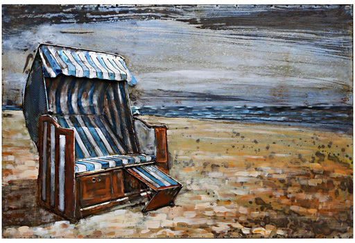 Wandbild Strandkorb mit blau-weiß gestreifter Markise und Holzgestell vor Strand- und Meerkulisse.