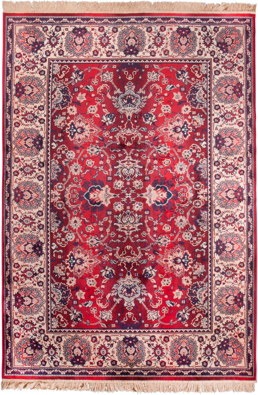 Teppich BID Old Red in Gesamtansicht mit rotem Mittelfeld und beigefarbener Borte mit floralem Muster.