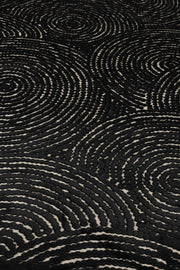 Teppich DOTS Pure Black in verschiedenen Größen von DutchBone 