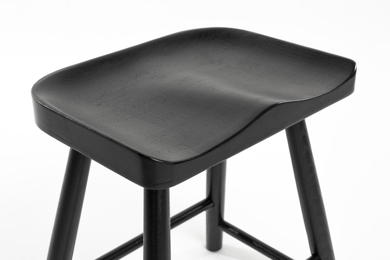 Stuhl Hocker VANDER schwarz von Zuiver
