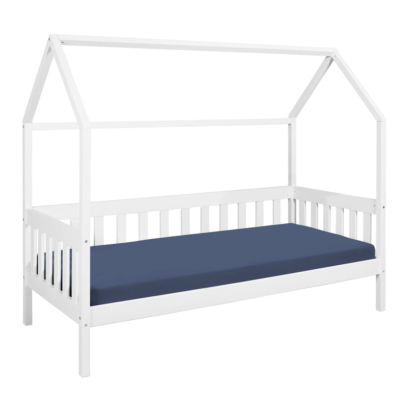 Kinderbett FUNKY HOUSEBED 90 x 200 weiß mit Dachgiebel und dunkelblauer Matratze in Gesamtansicht.