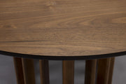Esstisch BARLET Rund Ø 120 cm Walnussfurnierplatte von DutchBone