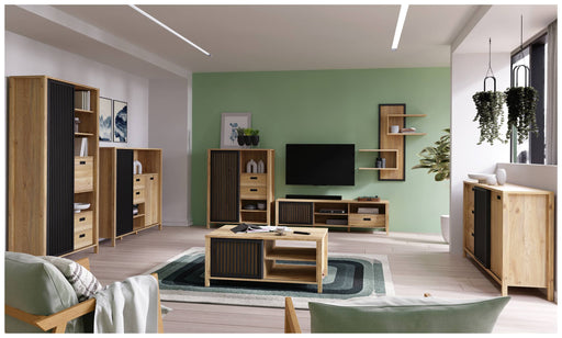 Wohnzimmer-Set JYTANA 7-tlg. in Mauvella Eiche Optik/Schwarz mit TV-Lowboard, Vitrinen und Regalen in Gesamtansicht.
