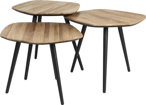 Couchtisch CUTIE 3-er Set in Gesamtansicht mit gestaffelten Tischplatten aus Teakholzfurnier und schwarzem Eisengestell.