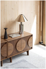 Sideboard GROOVE mit 2 Türen und Walnussfurnier von Zuiver