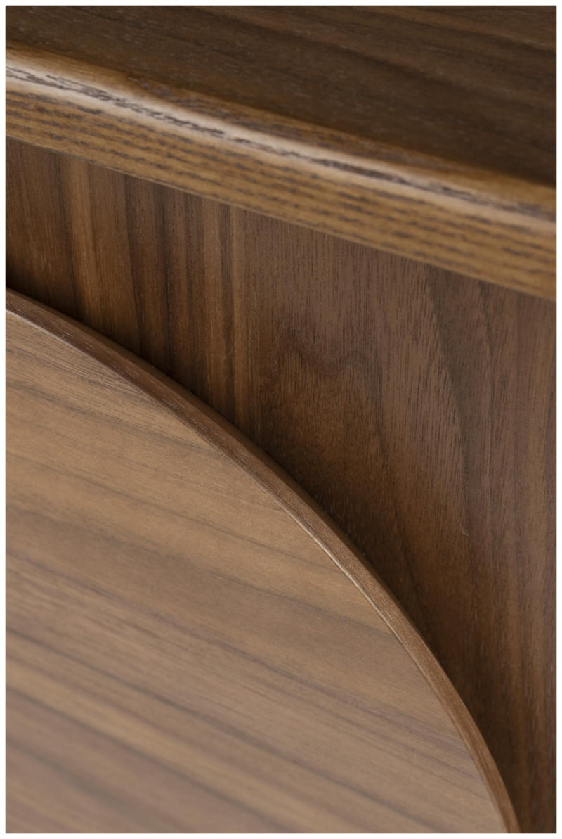 Sideboard GROOVE mit 3 Türen und Walnussfurnier von Zuiver