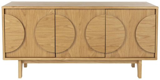 Sideboard GROOVE mit drei Türen in Eichenholz, Gesamtansicht von vorne mit geschwungener Griffmuldengestaltung.