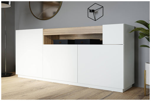 Sideboard LEWISVILLE Kommode mit 3 Türen in Hellgrau mit Valencia-Oak-Absetzung, Gesamtansicht von vorne.