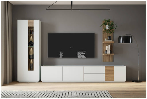 Wohnwand LEWISVILLE in Hellgrau und Eiche mit TV-Lowboard, Hängeschrank und Wandregal in Gesamtansicht.