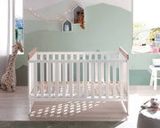Babybett Kinderbett Jasmin 70 x 140 cm 3 Schlupfsprossen Pinie weiß
