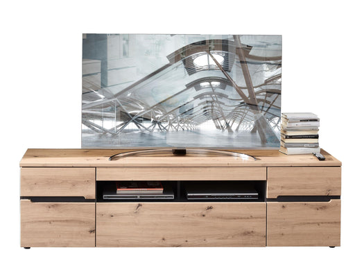 Lowboard MEMPHIS Artisan Eiche Graphit Nachbildung in Gesamtansicht mit TV, offenen Fächern und geschlossenen Türen.