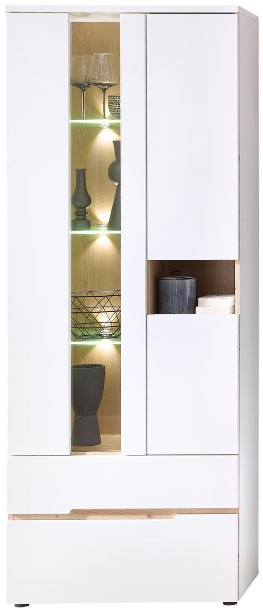 Vitrine MEMPHIS in Weiß mit Artisan Eiche Nachbildung, Gesamtansicht mit offenen Glasvitrinen und beleuchtetem Innenraum.